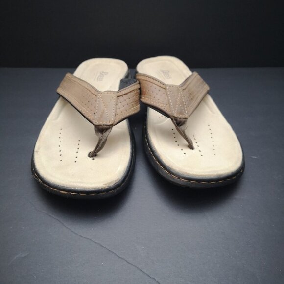 G.H. Bass & Co. Men's Size 9M Brown Leather Upper w/ Black Soles Thong Sandals - Picture 4 of 6